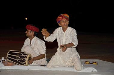 03 Rajasthani_Gypsy_folk_dance,_Goa_DSC7563_b_H600
